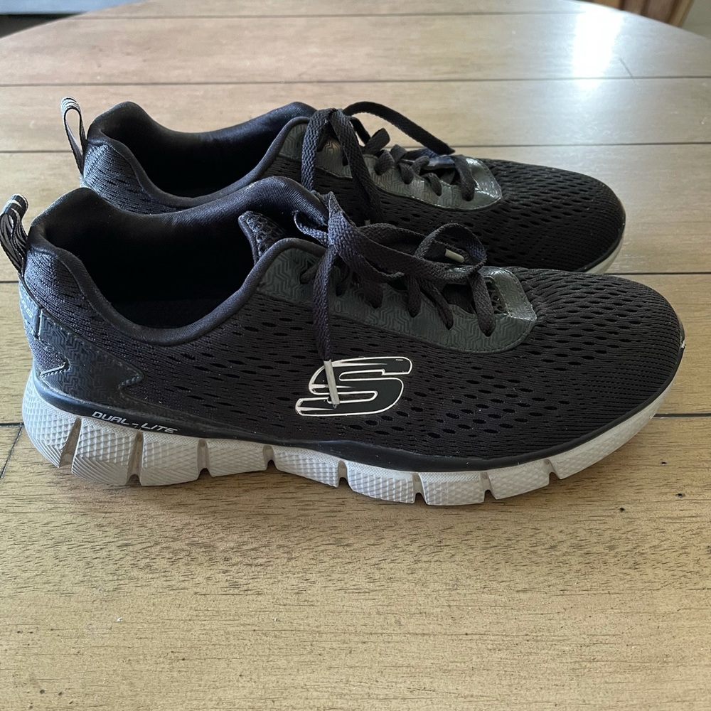 Skechers Relaxed Fit Size 8.5 Mens, Used, No Box